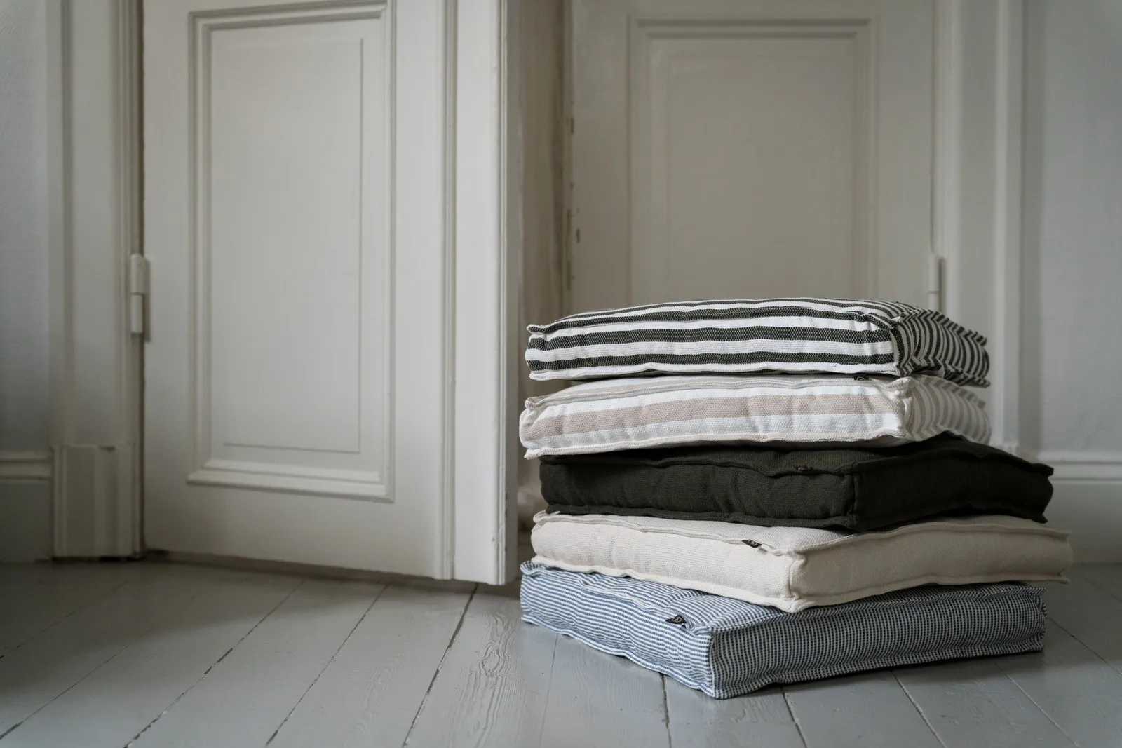 Ernst Sitzkissen 45 x 45cm, Blau-weiß ERNST