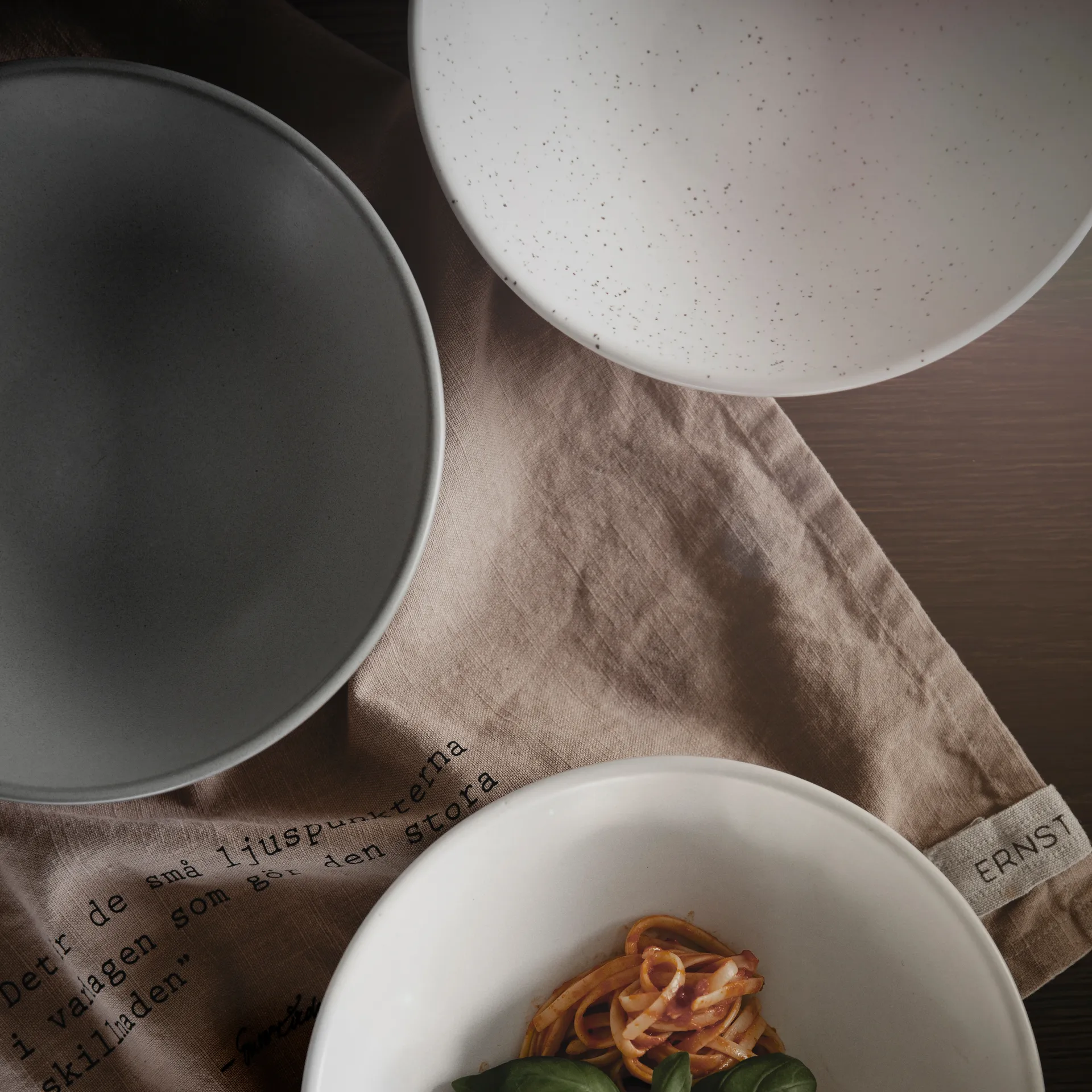 Ernst tiefer Teller 22cm, Weiß gepunktet ERNST