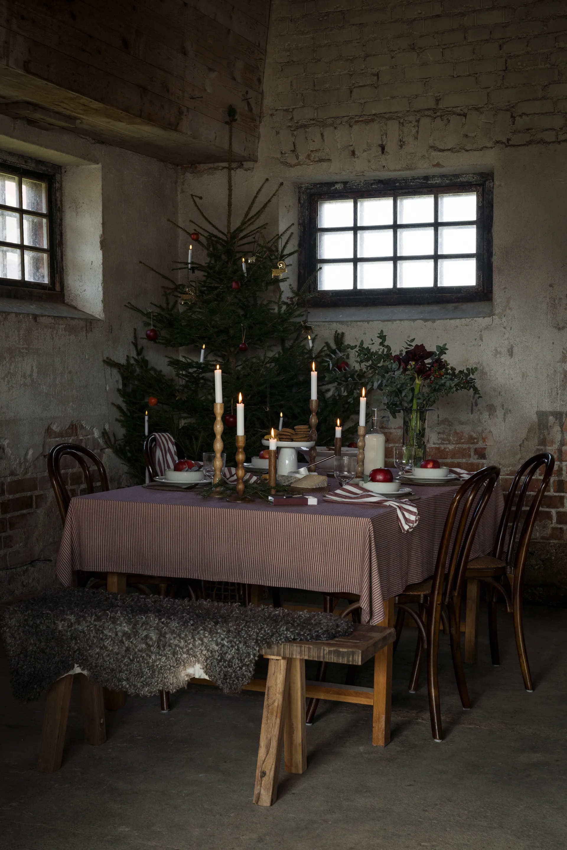 Ernst Tischdecke schmale Streifen 145x300 cm, Rot-beige ERNST