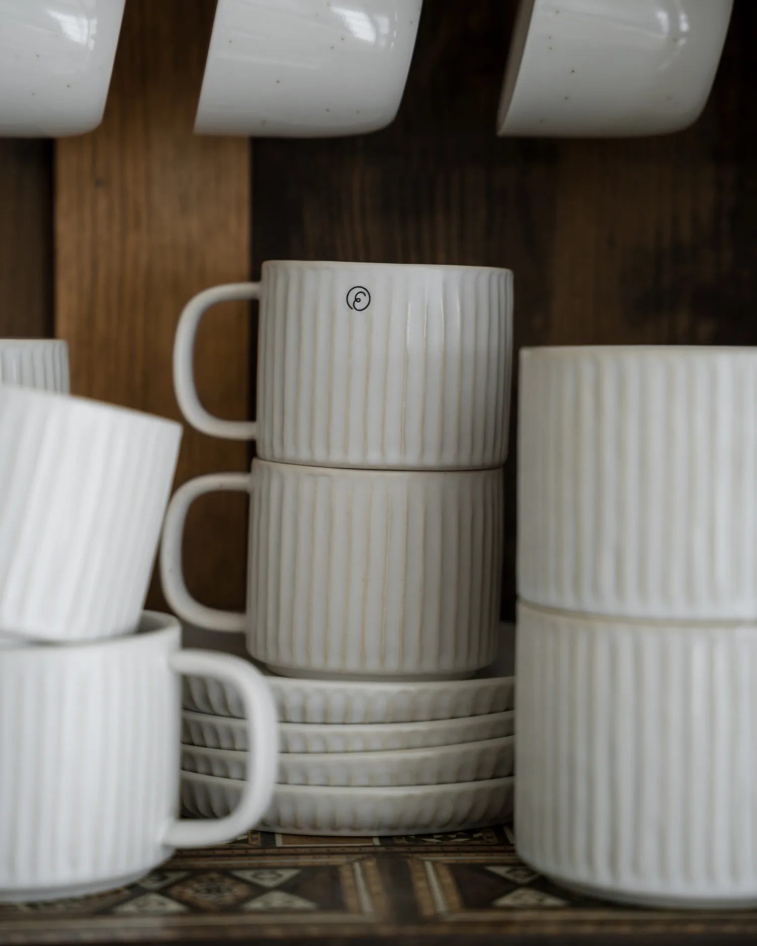 Ernst Untertasse geriffelt Ø16 cm, Naturweiß ERNST