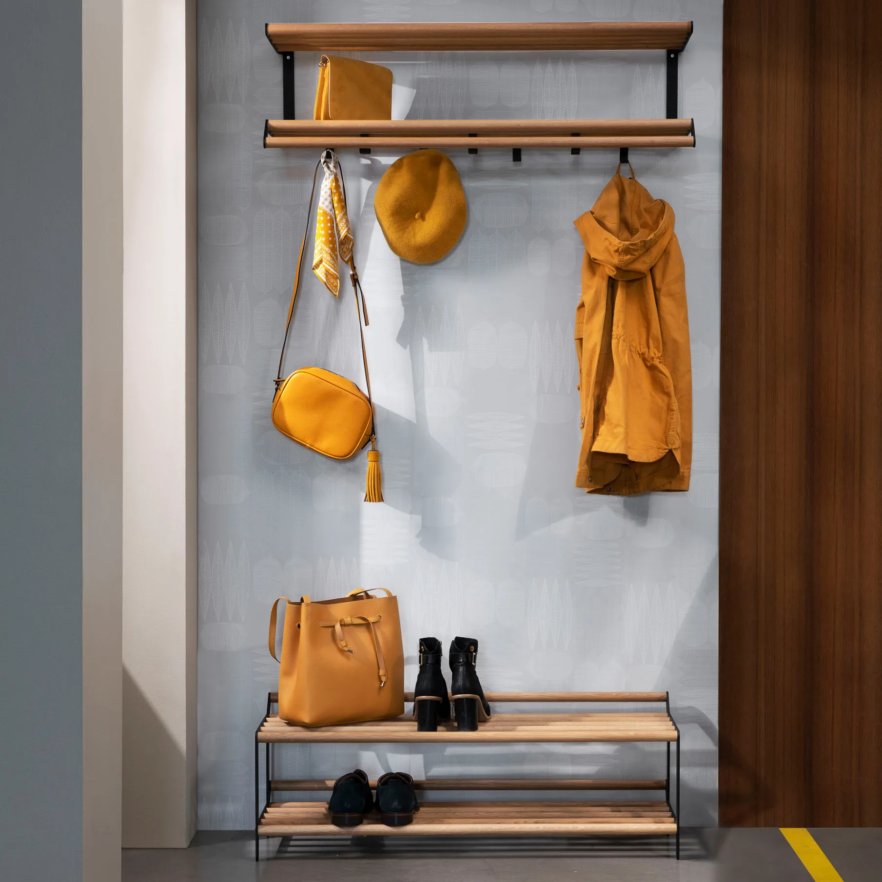 Tamburin Hutablage 60cm, Eiche-schwarz Essem Design