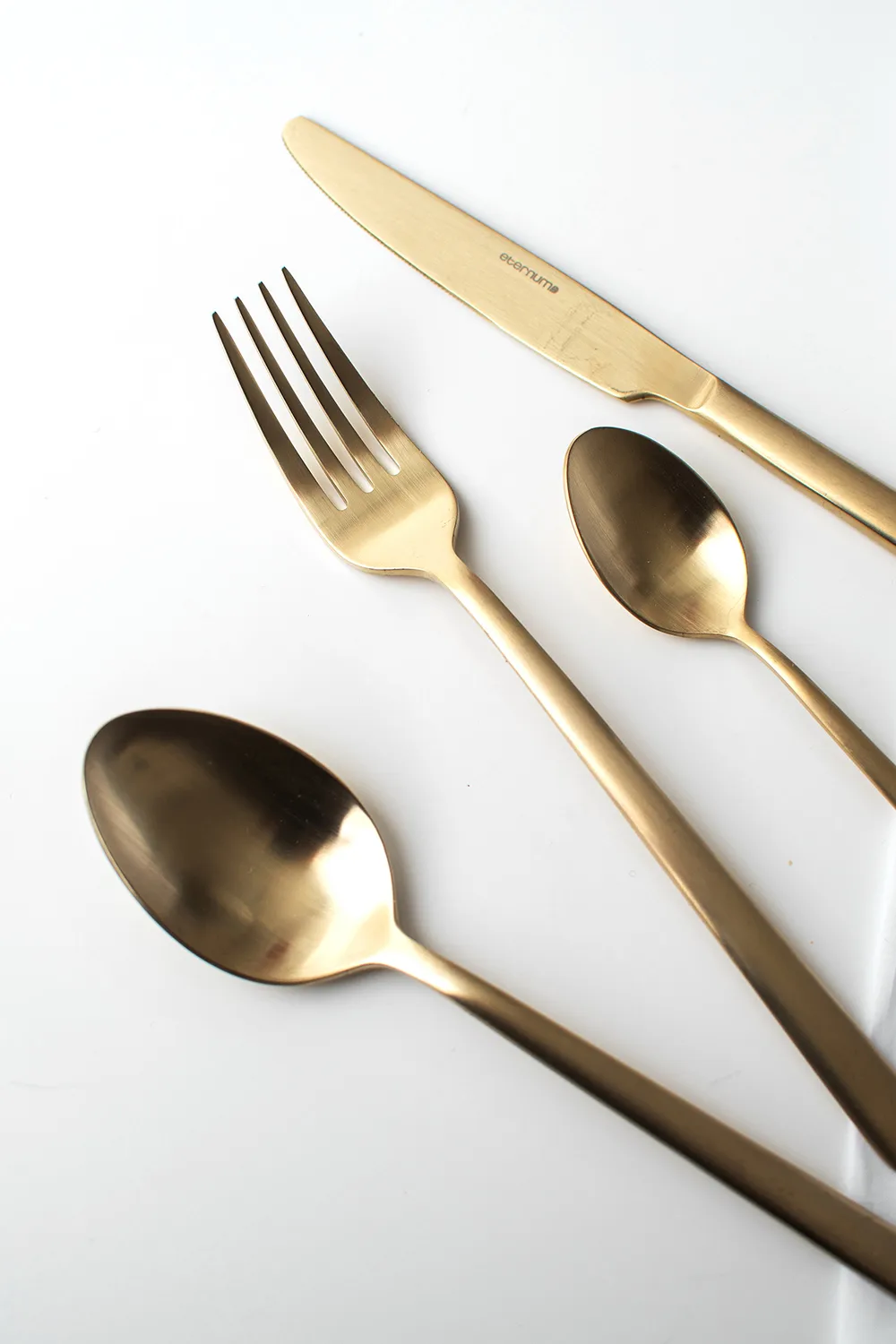 Eternum Nardo Besteckset 16-teilig, Champagner Eternum