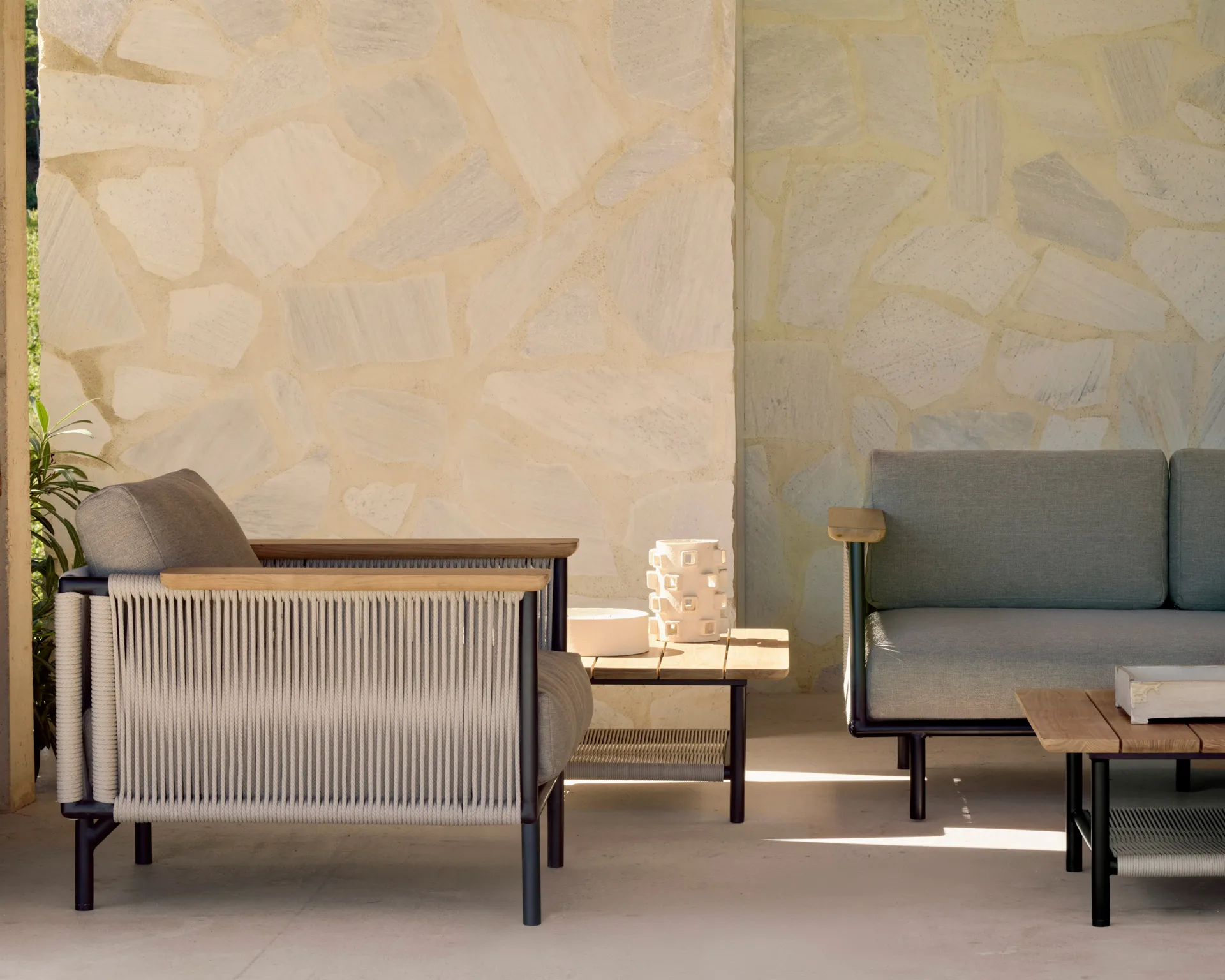 Corbey Outdoor Loungestuhl mit Kissen, Aluminium black-Oyster Ethnicraft