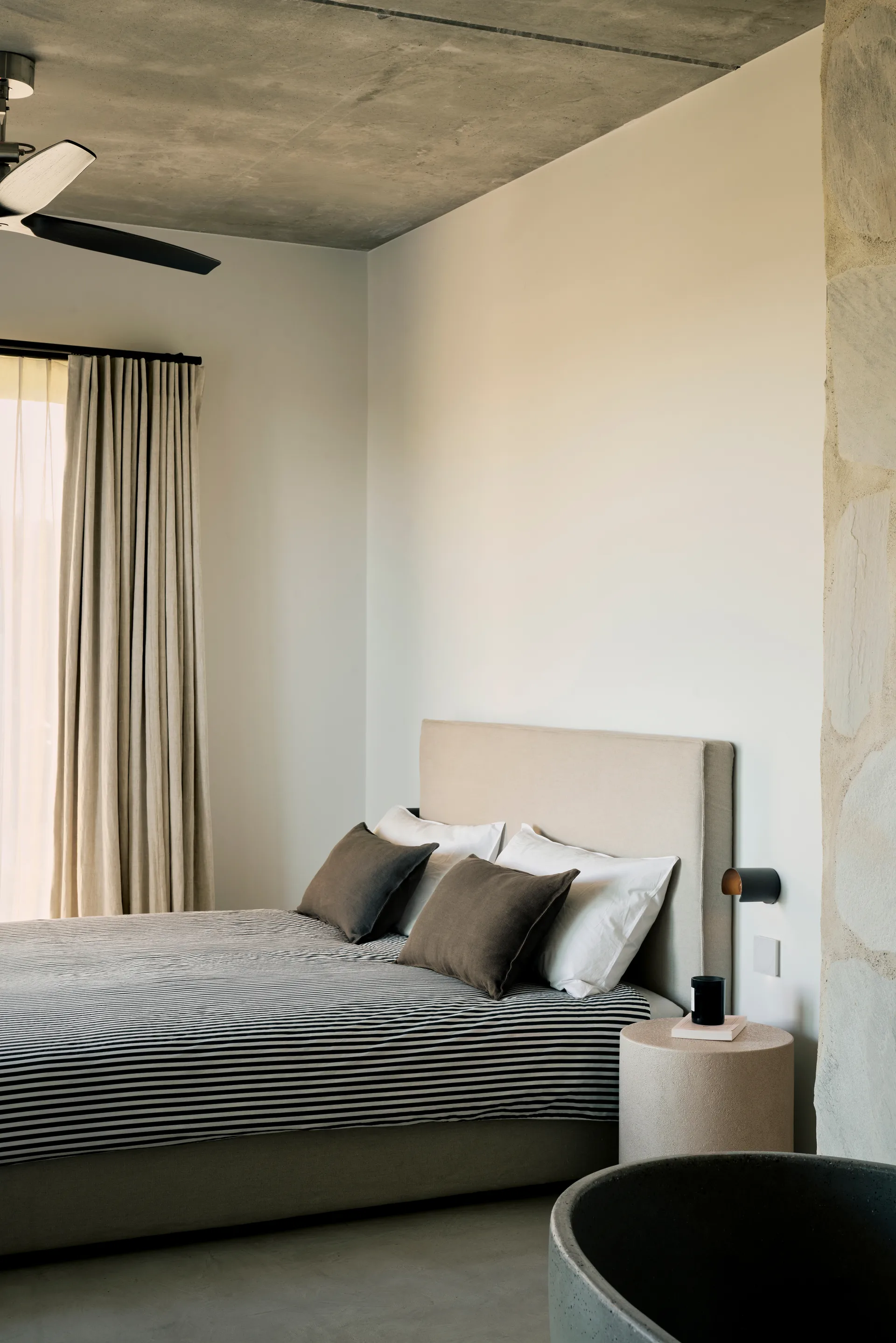 Elements Couchtisch Ø40 cm, Off-white Ethnicraft