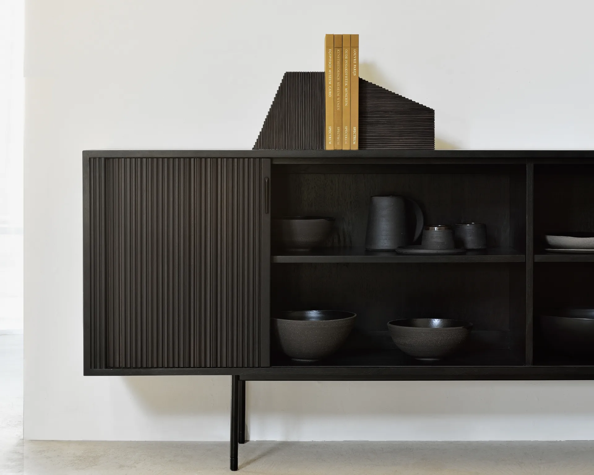 Grooves Buchstütze 2er Pack, Mahogany dark brown Ethnicraft