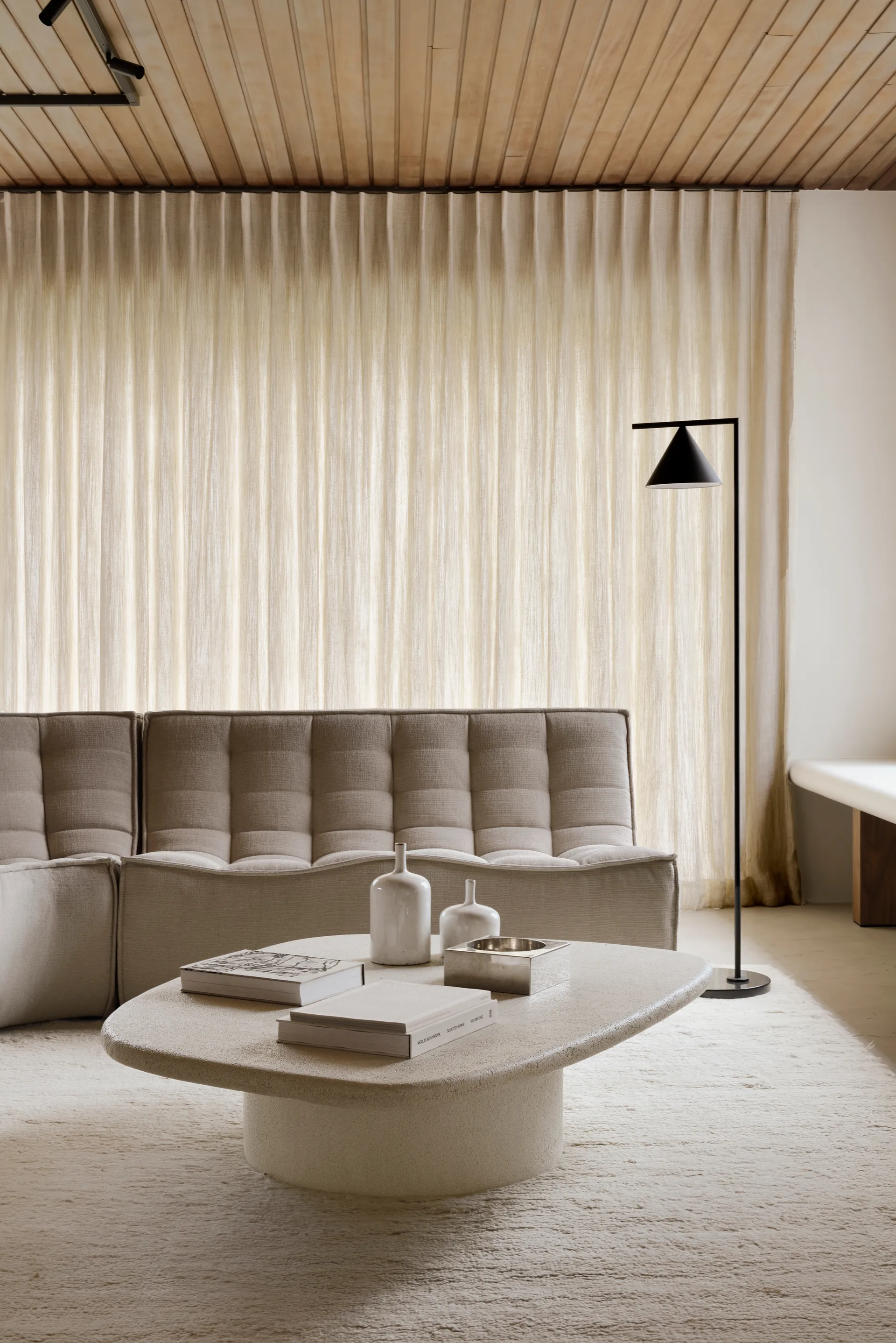 N701 Modulare Ecksofa mit abgerundeter Ecke, Stoff Ecru beige, 330x260 cm,  Ethnicraft