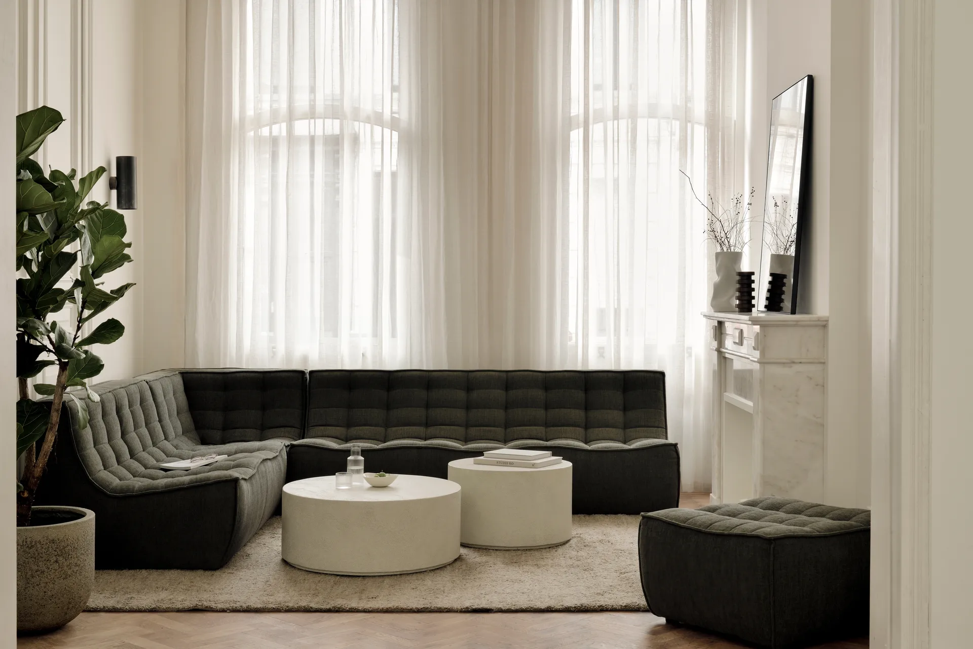 N701 Modulare Ecksofa mit abgerundeter Ecke, Stoff Moss Eco, 301x171 cm,  Ethnicraft