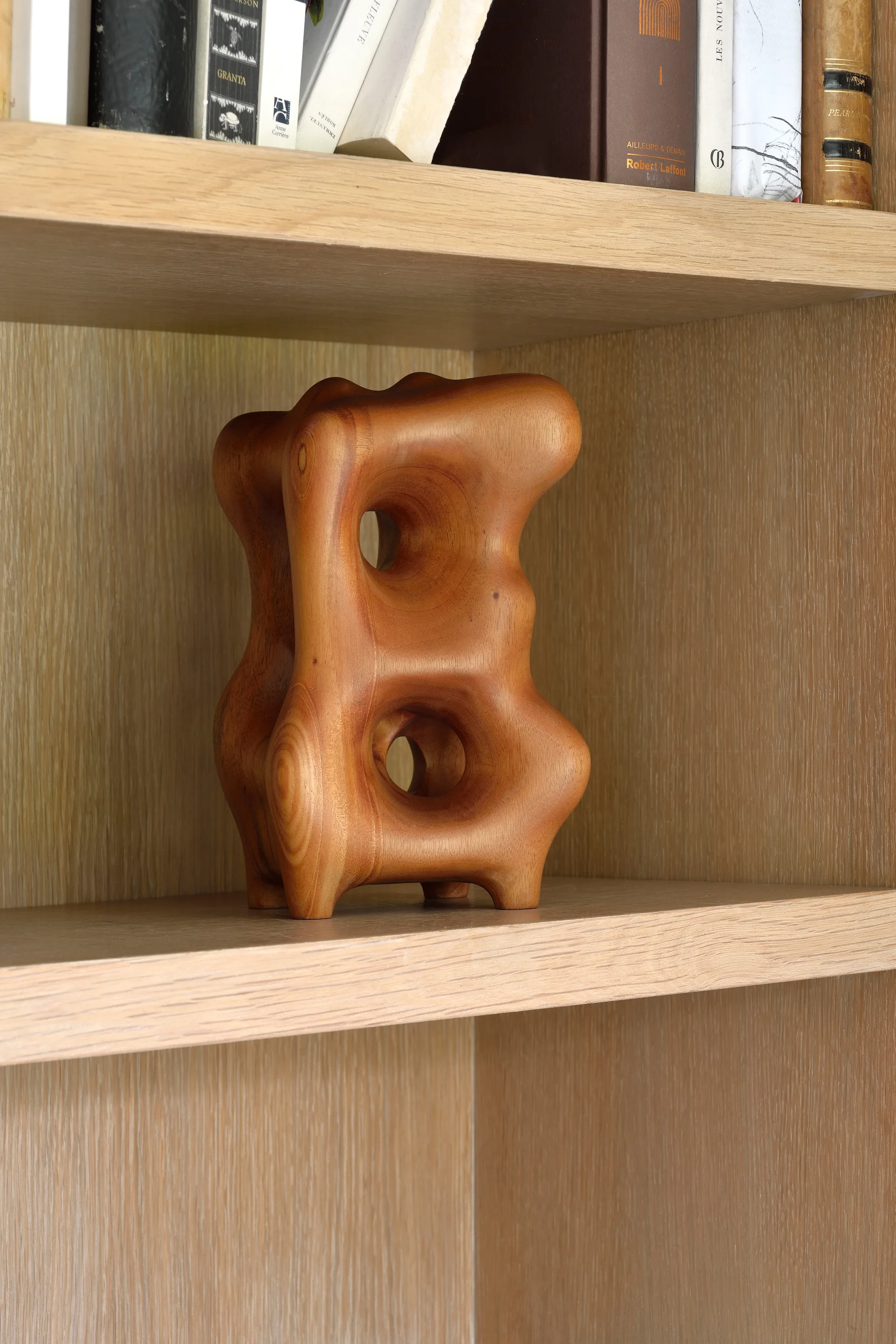 Organic Skulptur 22 cm, Lackiertes Mahagony Ethnicraft