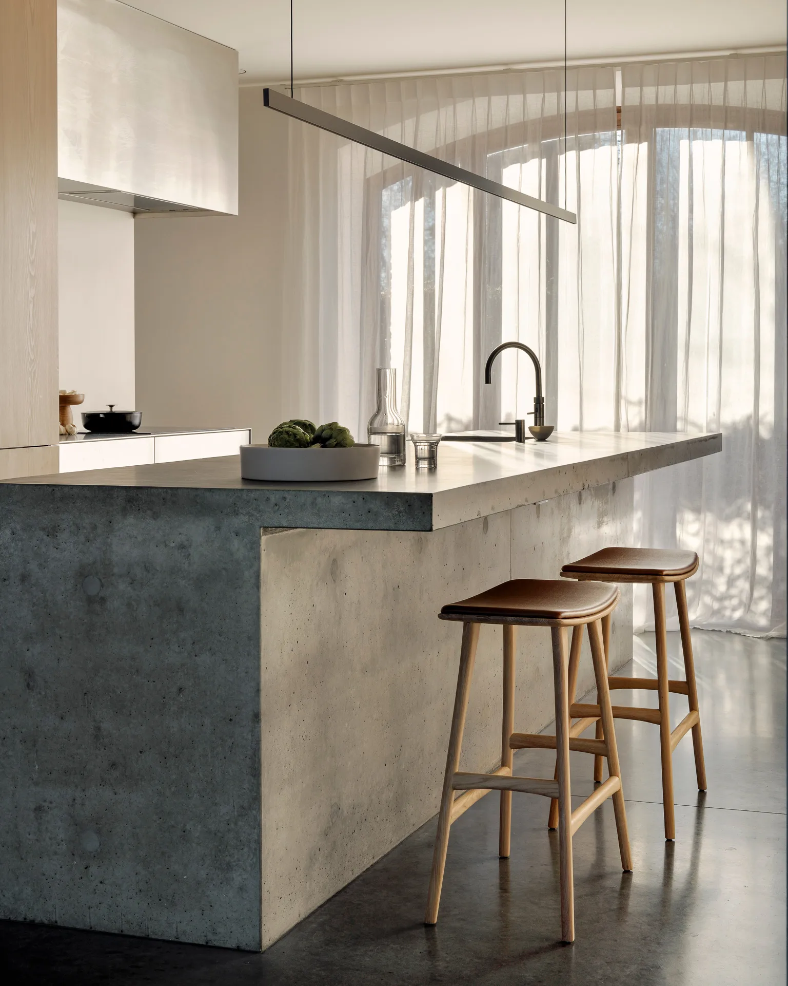 Osso Counter hohe Hocker 67 cm, Lackiertes Eichenholz Ethnicraft