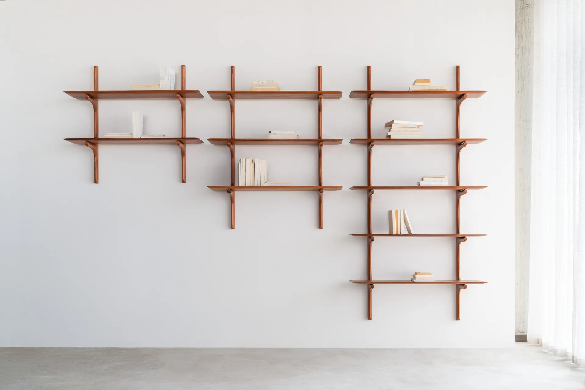 PI Wandregal 91 cm, Lackiertes Mahagony Ethnicraft