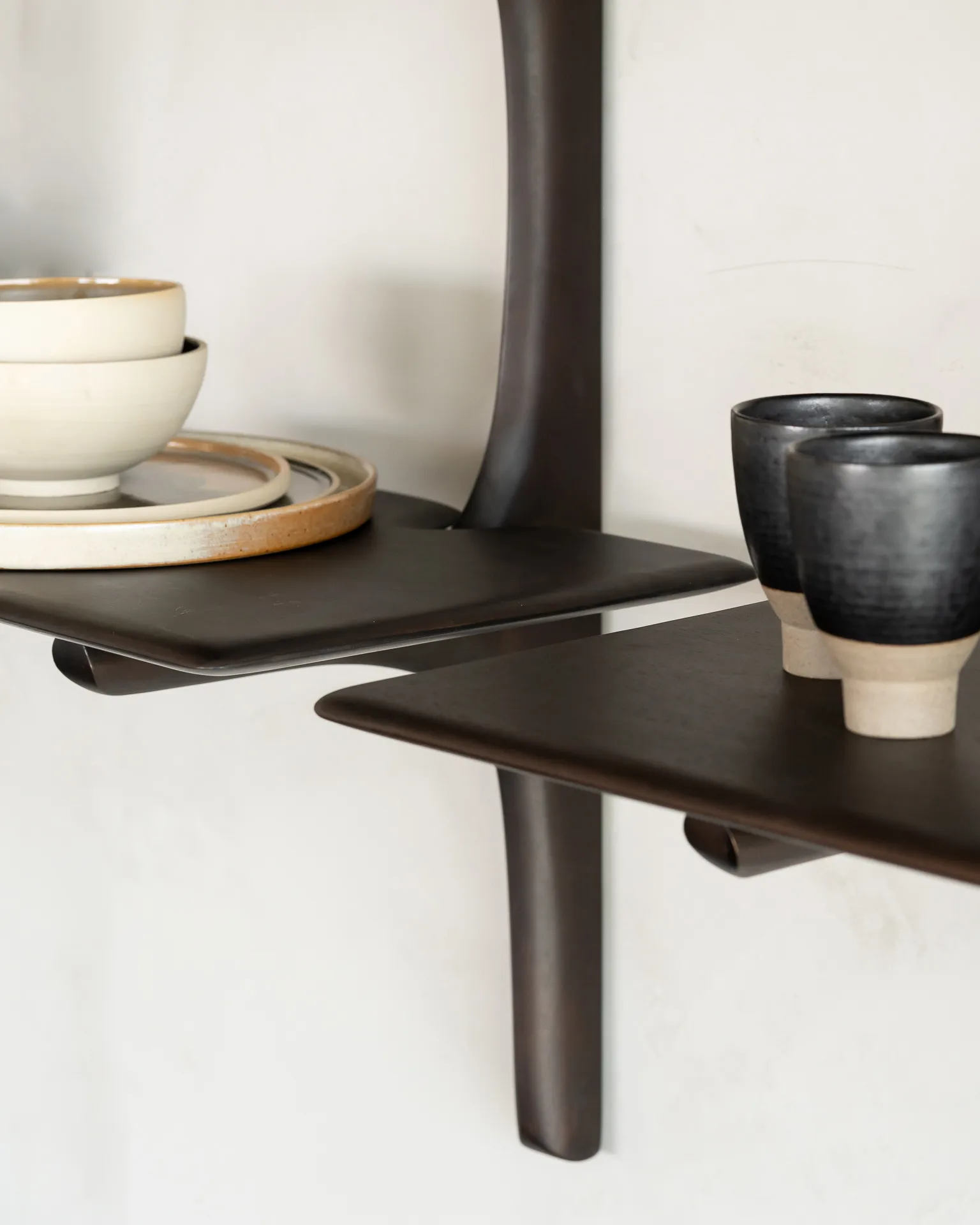 PI Wandregal, Lackierte Mahagony-im 2-teiliges Regalbrett Ethnicraft