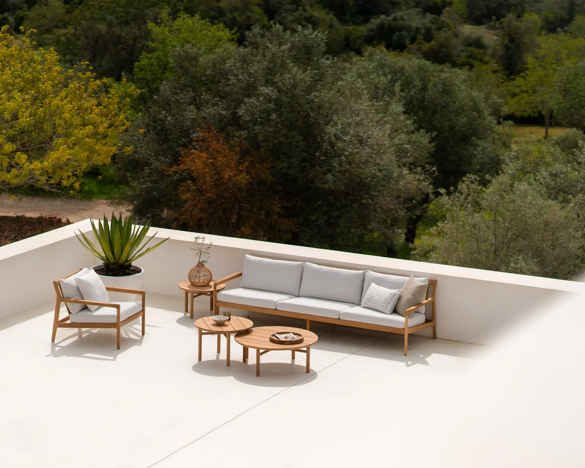 Quatro Outdoor Couchtisch teak, Ø59 cm Ethnicraft