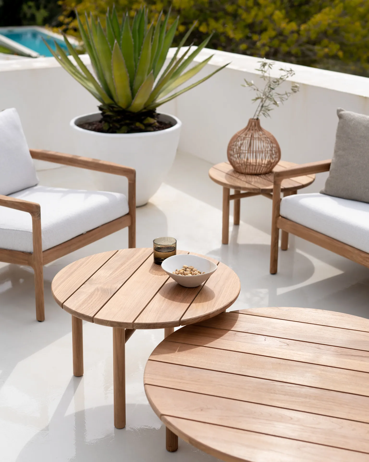 Quatro Outdoor Couchtisch teak, Ø95 cm Ethnicraft