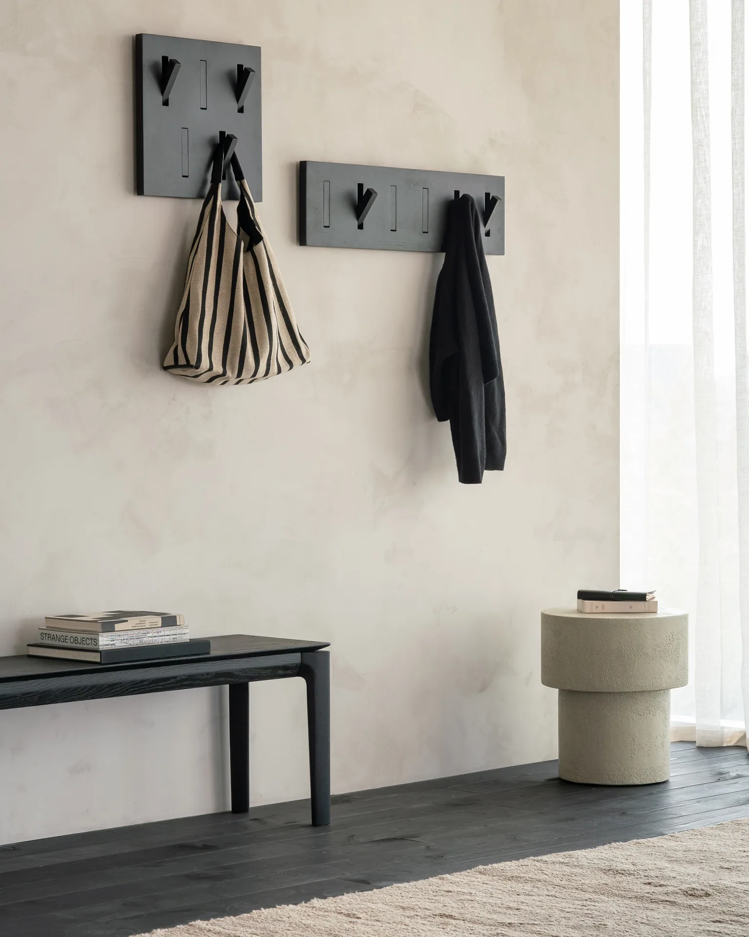 Utilitile wall hanger Kleiderhaken, Lackierte Eiche-black-groß Ethnicraft