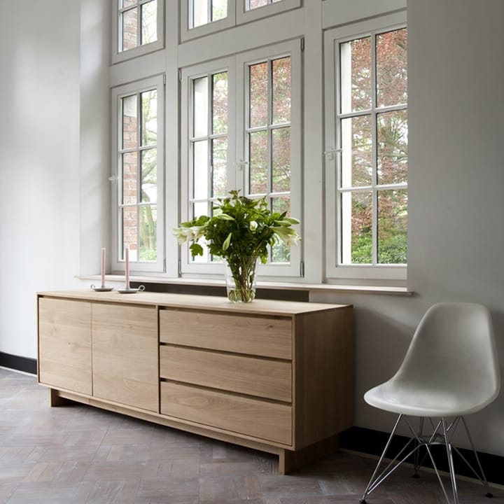 Wave Sideboard, Gewachste Eiche 2-türig 3 Schubladen Ethnicraft