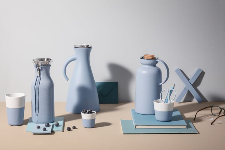 Eva Solo Kühlschrank-Karaffe mit gewebtem Überzug, Blue sky Eva Solo