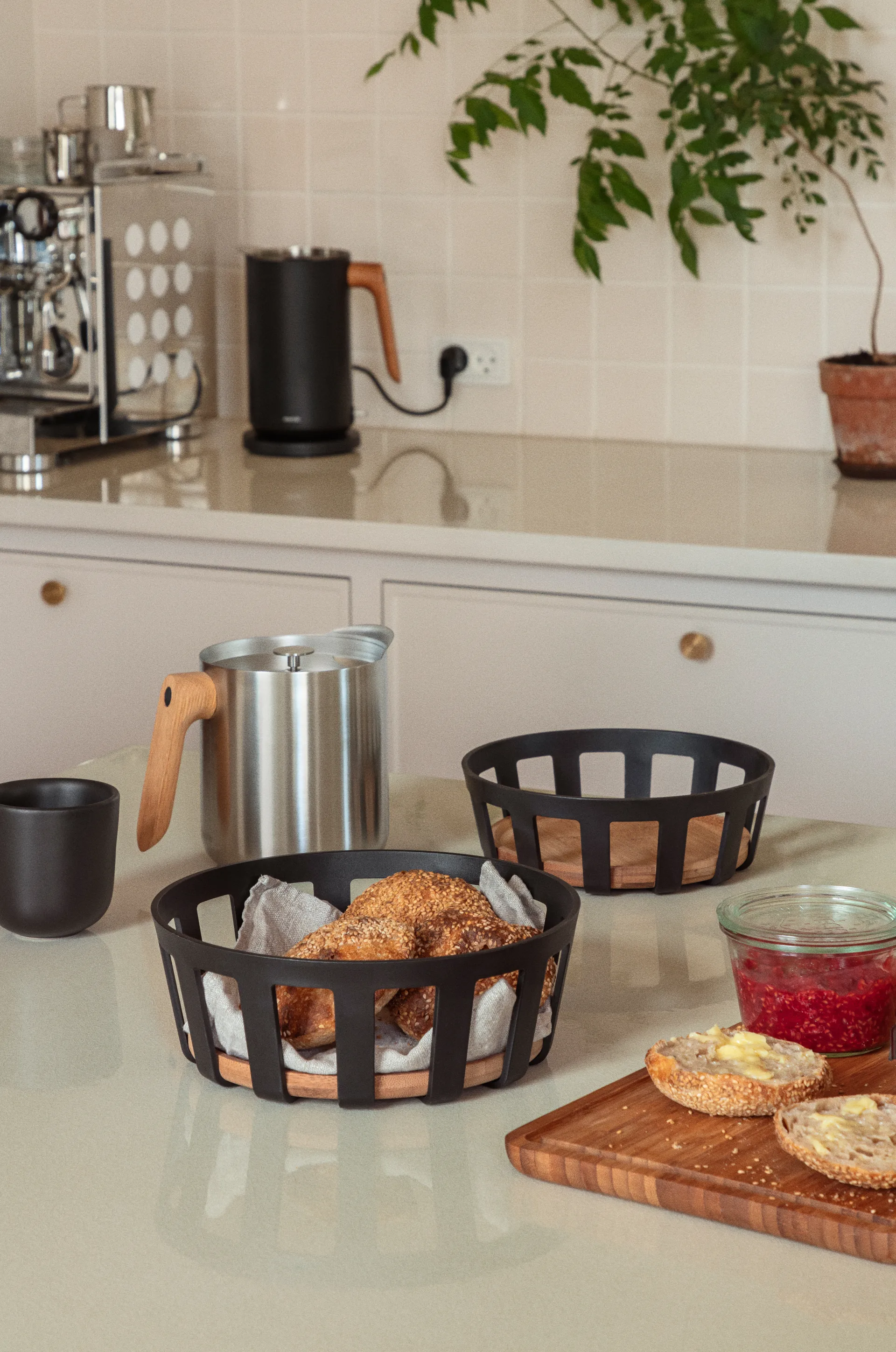 Nordic kitchen Brotkorb, Black, groß, Ø24,5 cm Eva Solo