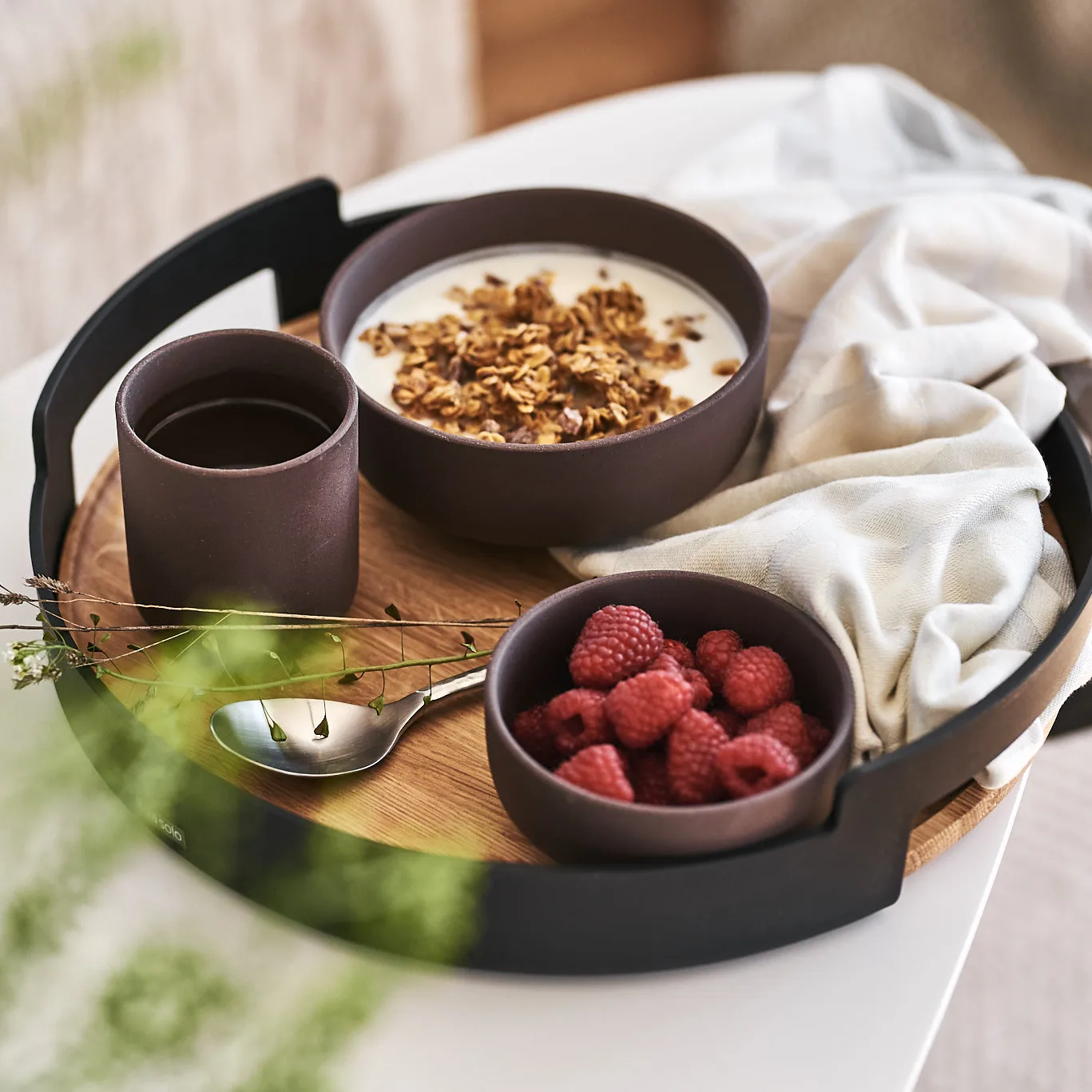 Nordic Kitchen Serviertablett, Schwarz, Ø35cm Eva Solo
