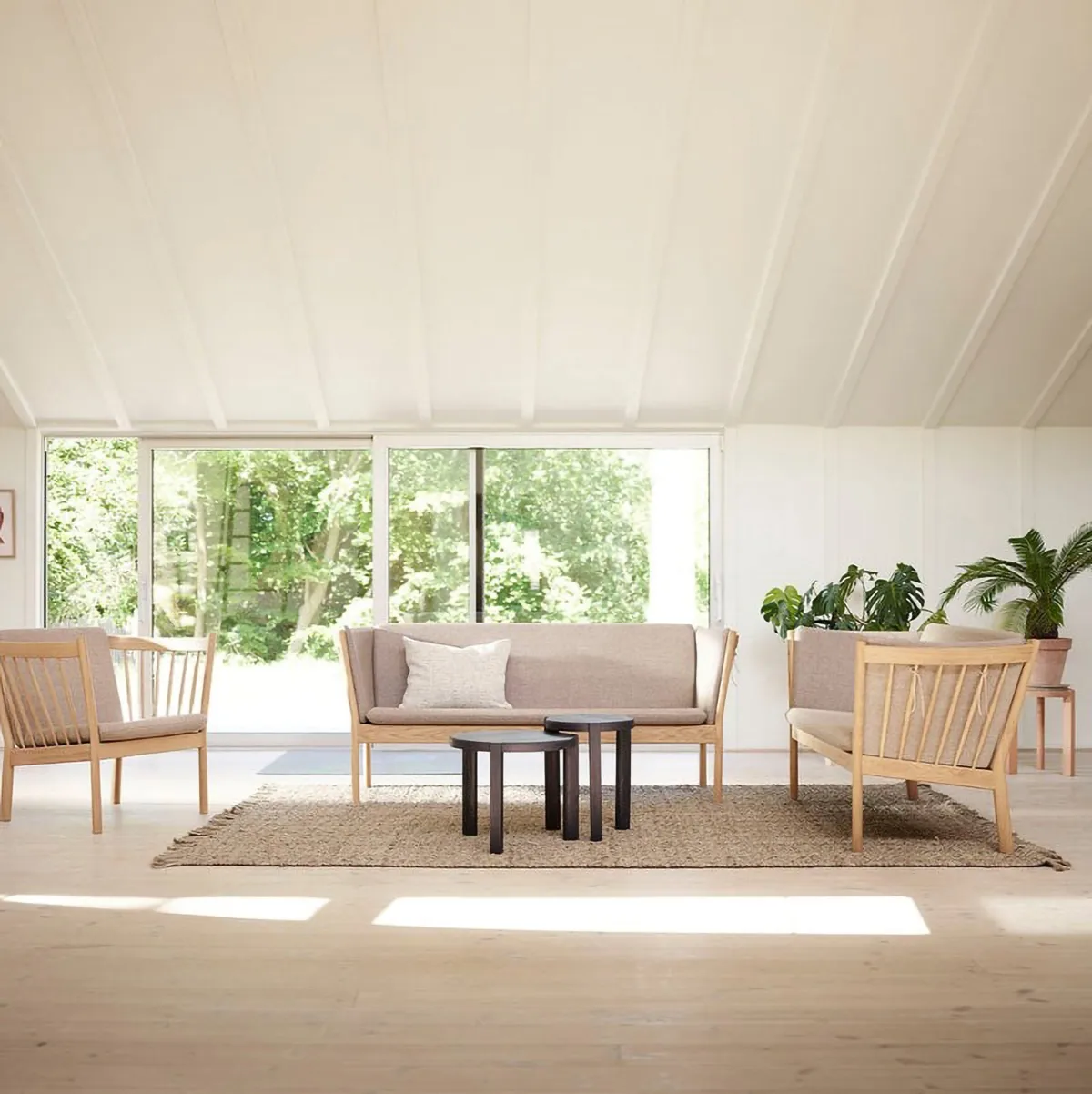 D108 Ragnesminde Beistelltisch Ø35 cm, Midnight blue FDB Møbler