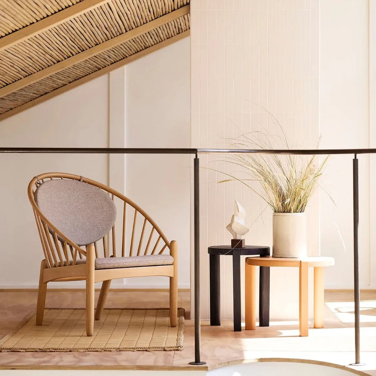 D108 Ragnesminde Couchtisch Ø48 cm, Peach FDB Møbler