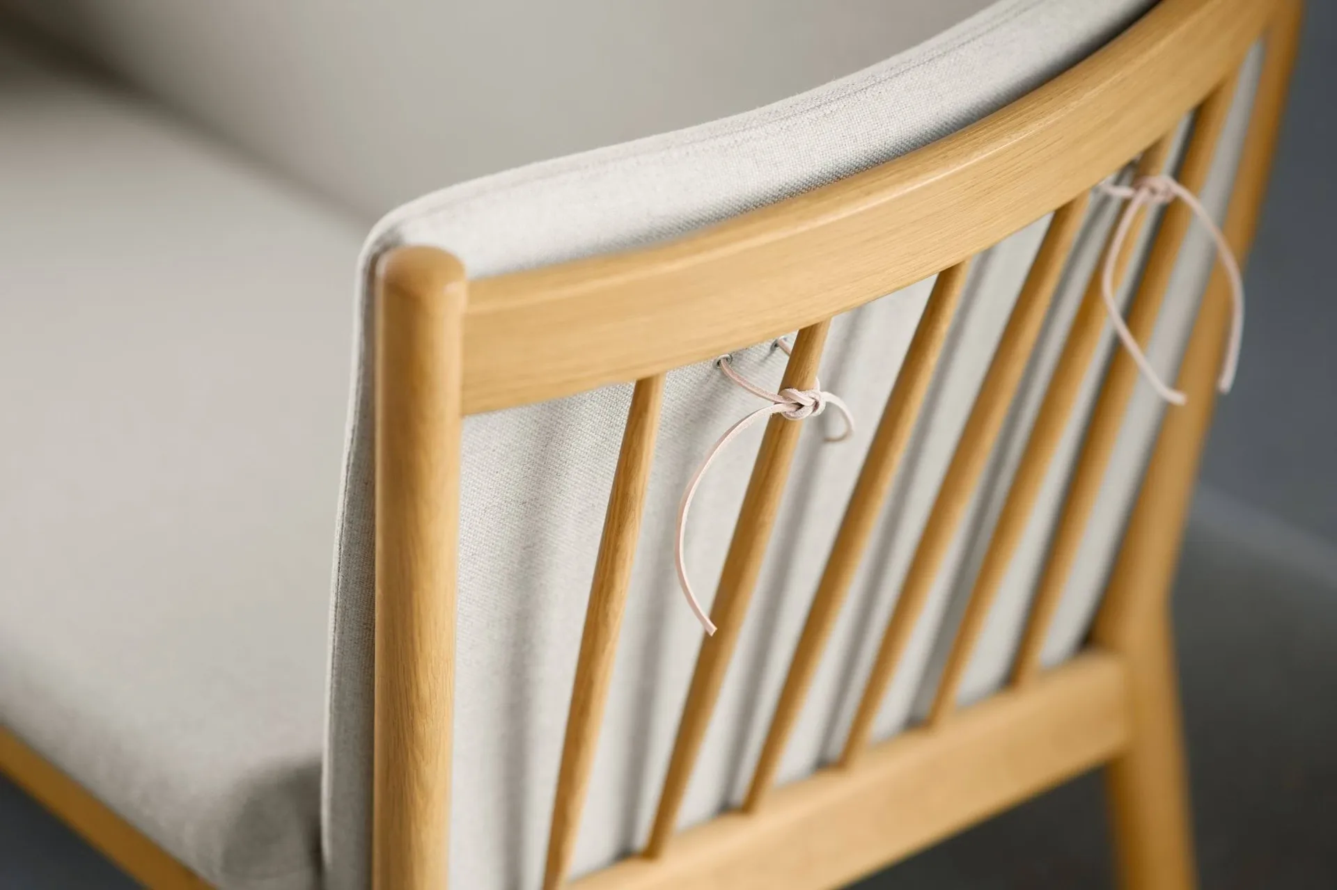 J149 Sofa, Stoff braun lackierte Eiche, 3-Sitzer FDB Møbler