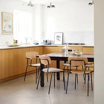 J182 Holmen Stuhl - Oak Furnier-black legs-taupe - FDB Møbler