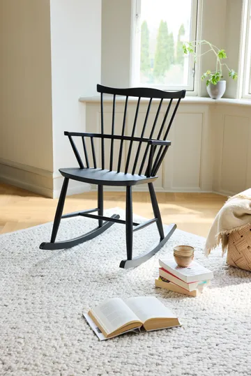 J52G Schaukelstuhl - Beech Ral 9005 - FDB Møbler