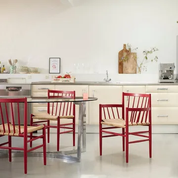 J81 Sessel - Ruby red beech-paper cord - FDB Møbler