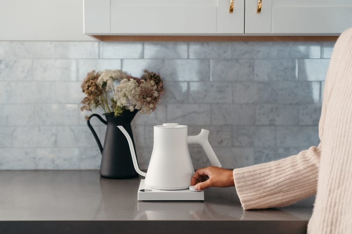 Stagg EKG Pro elektrischer Wasserkocher 0,9 L, Matte white Fellow