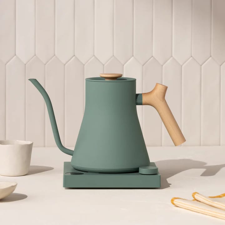 Stagg EKG Pro elektrischer Wasserkocher 0,9 L, Smoke green-maple Fellow