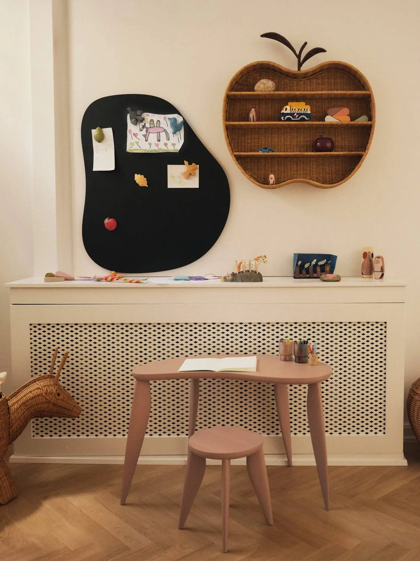 Apple geflochtenes Wandregal, Natur, 70x12,5x68 cm Ferm Living