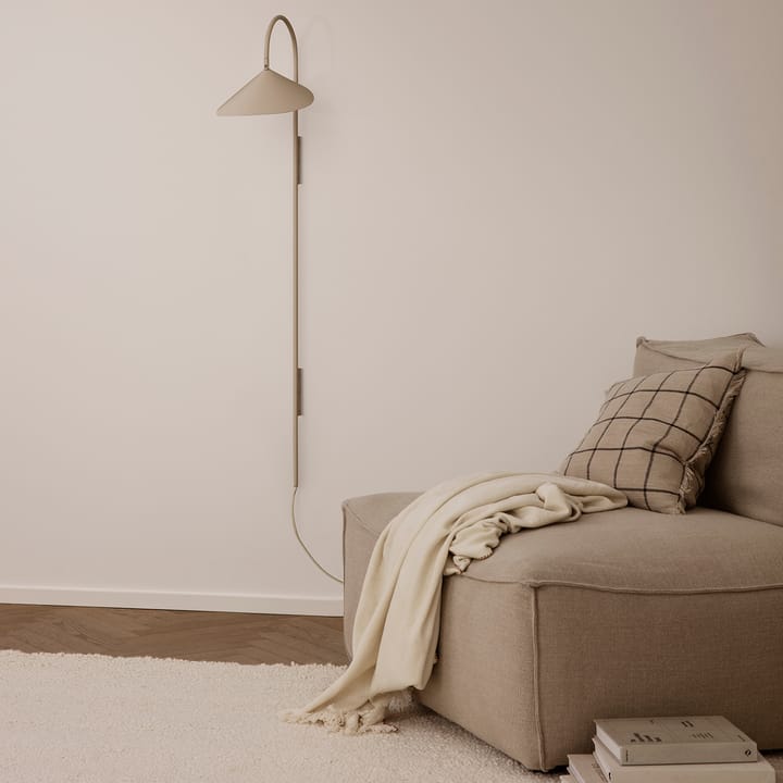 Arum Wandleuchte 127cm, Cashmere Ferm Living