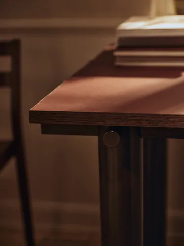 Atura Esstisch - Dark chocolate-burgundy, 90x160 cm - Ferm Living