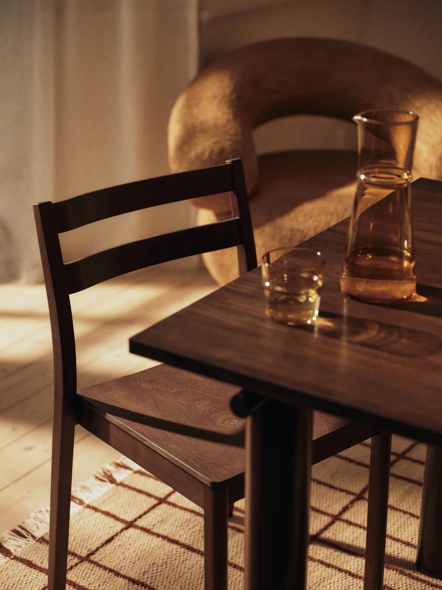 Atura Esstisch, Dark chocolate-mörkbetsad Eiche, 90x200 cm Ferm Living