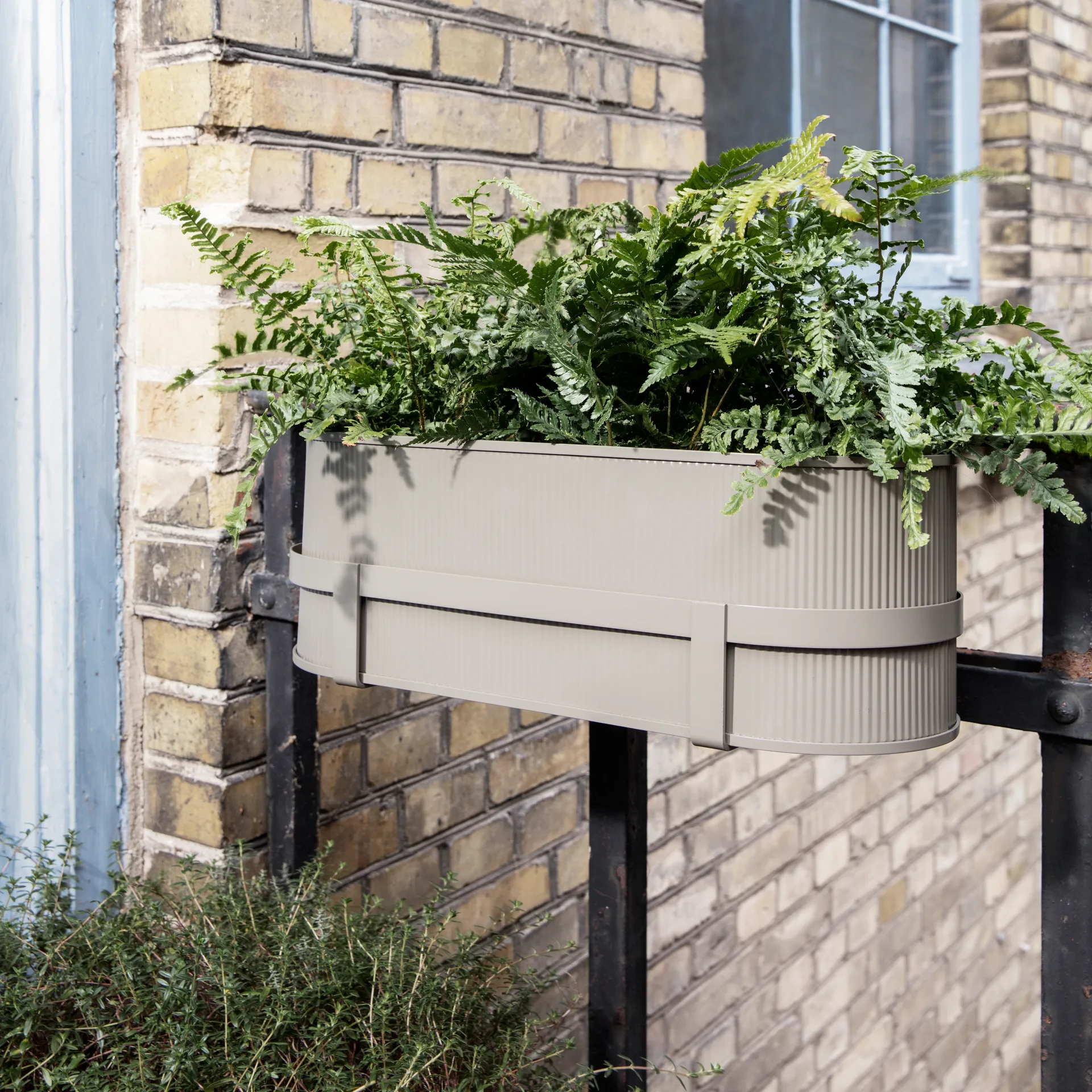 Bau Balkon Blumenkasten, Warm grey Ferm Living