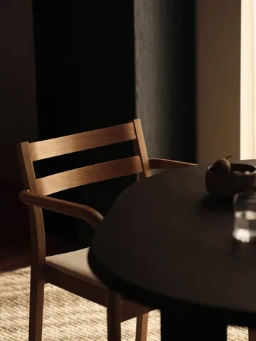 Boda Armlehnstuhl - Gepolsterte Sitzfläche, natural oak-off-white - Ferm Living