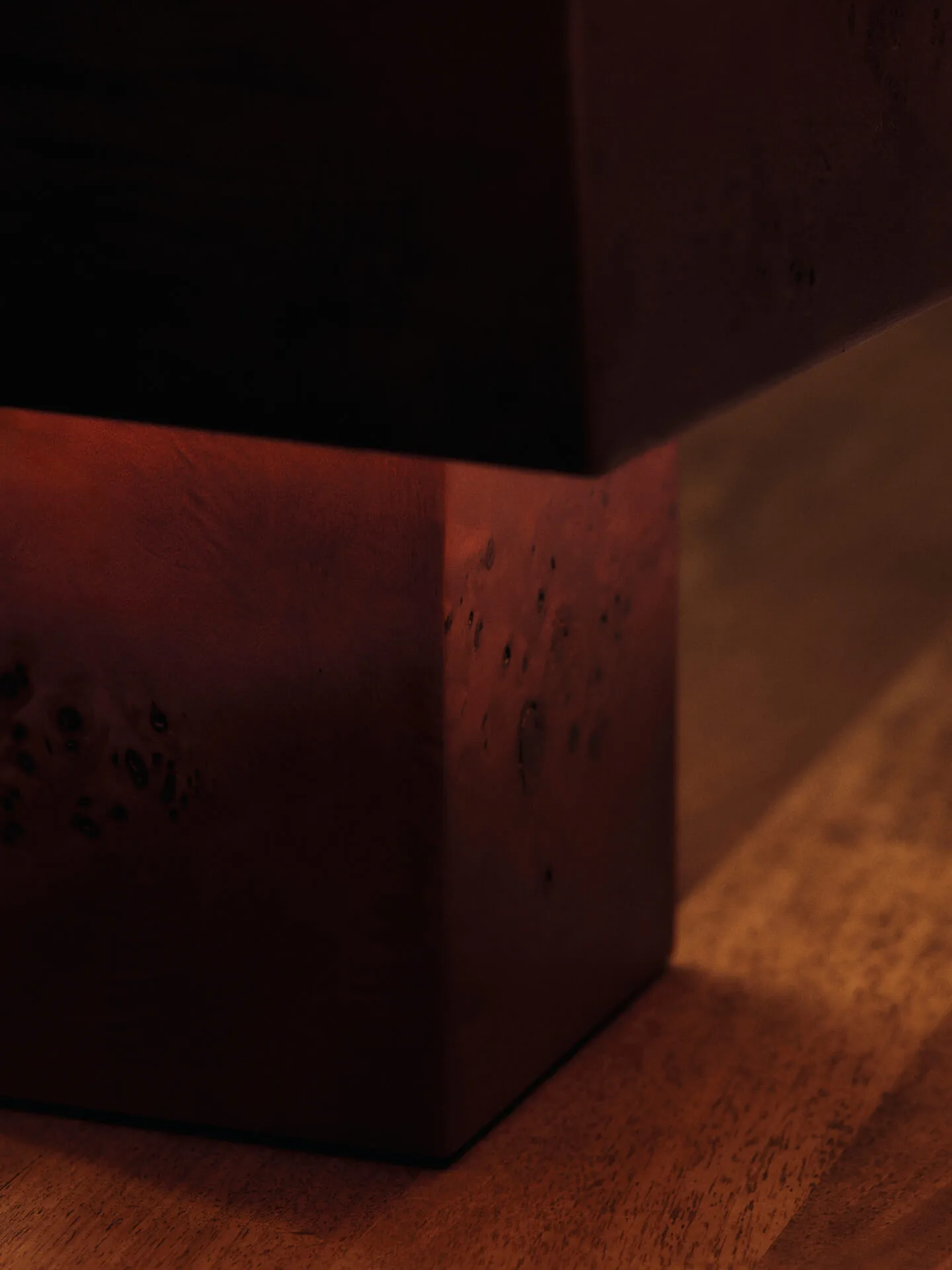 Burl Tischleuchte 33 cm, Dark stained burl Ferm Living