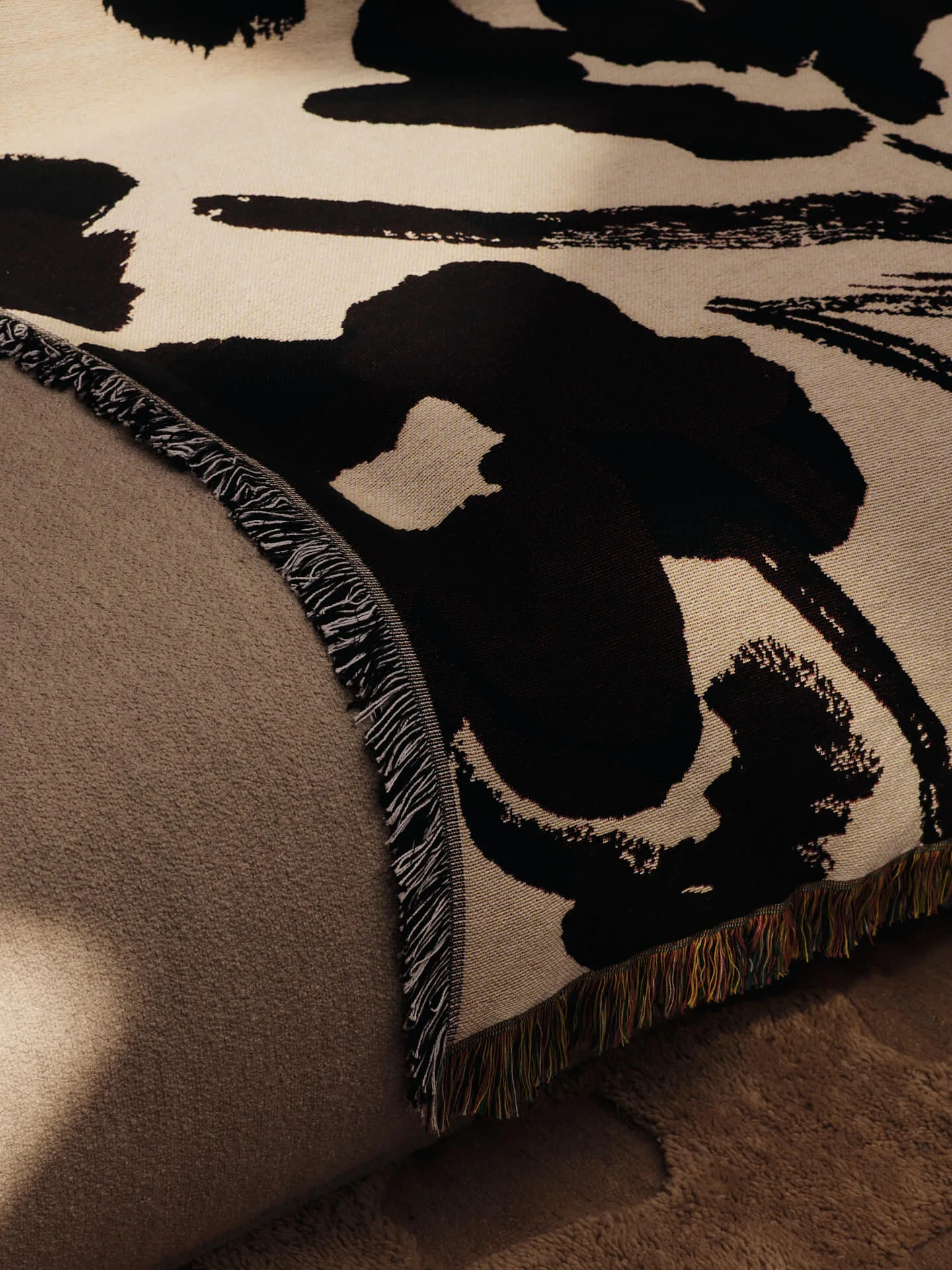 Cilla tapestry Wolldecke 120x170 cm, Off-white-Dark grape Ferm Living