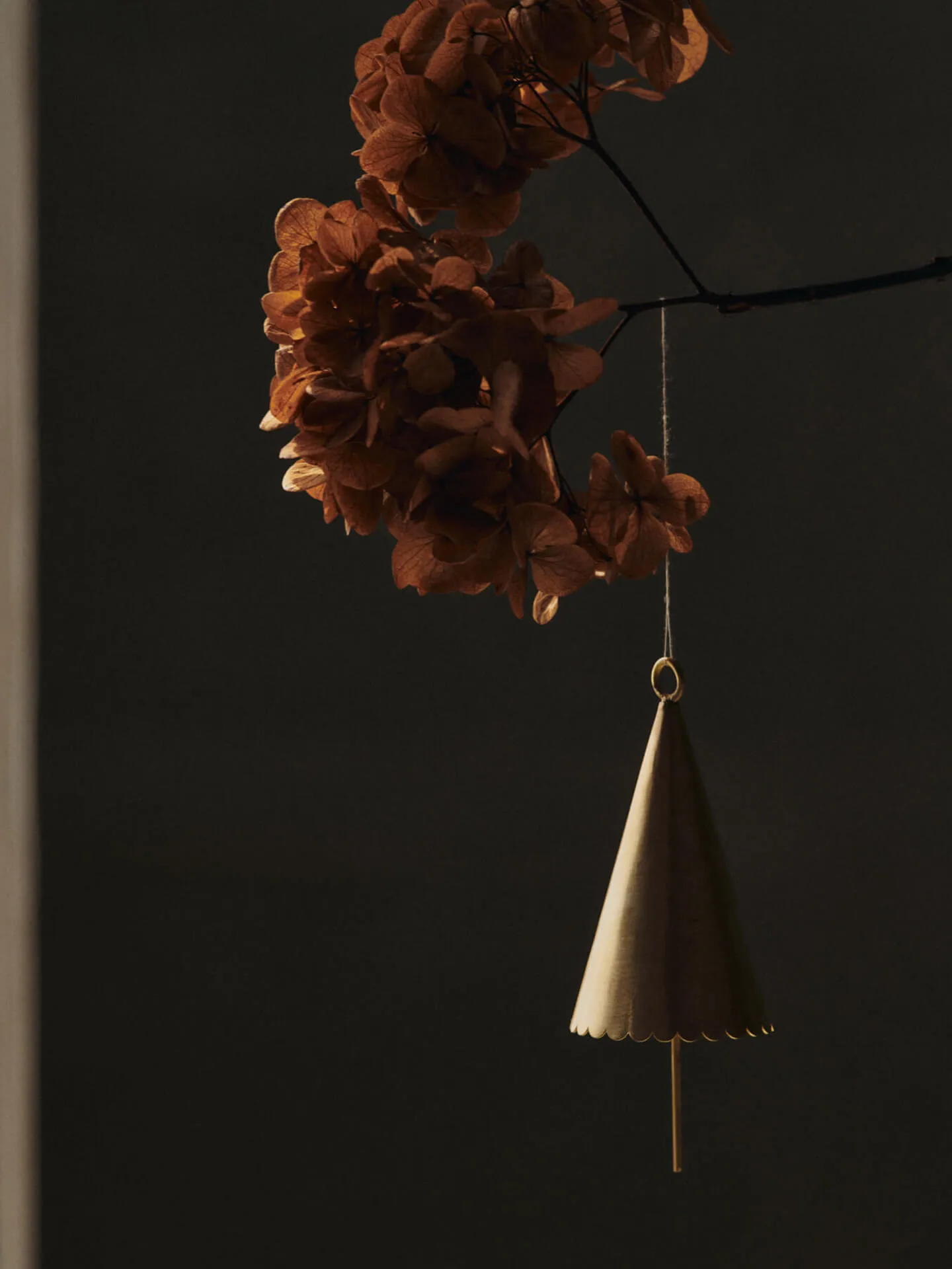 Cone Bell Dekorationsanhänger 2er-Pack, Brass Ferm Living