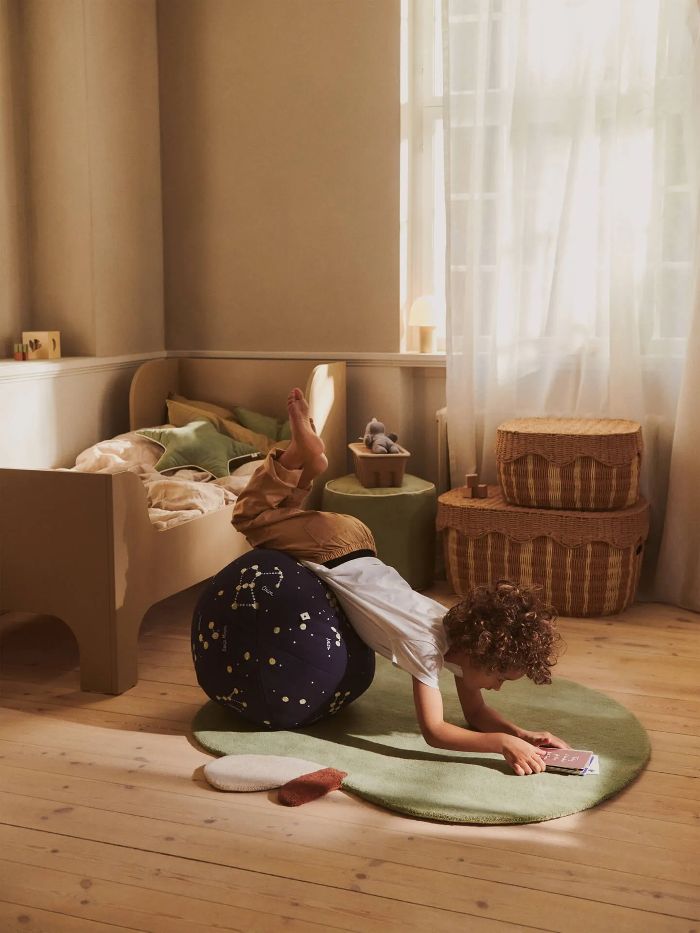 Constellation Sitzpouf, Dark blue, Ø50 cm Ferm Living