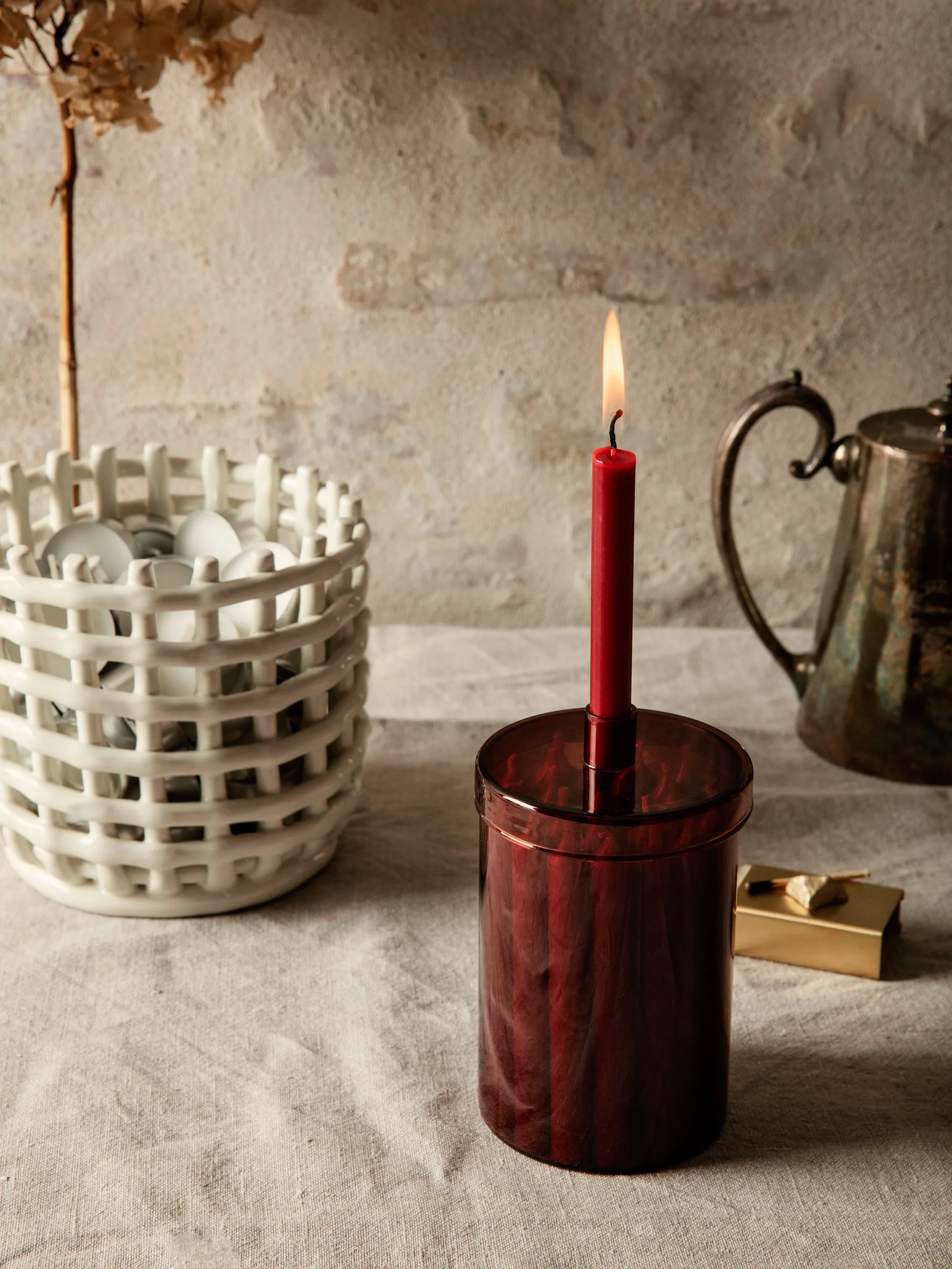 Countdown to Christmas Glasdose mit 24 Kerzen, Dunkelrot Ferm Living