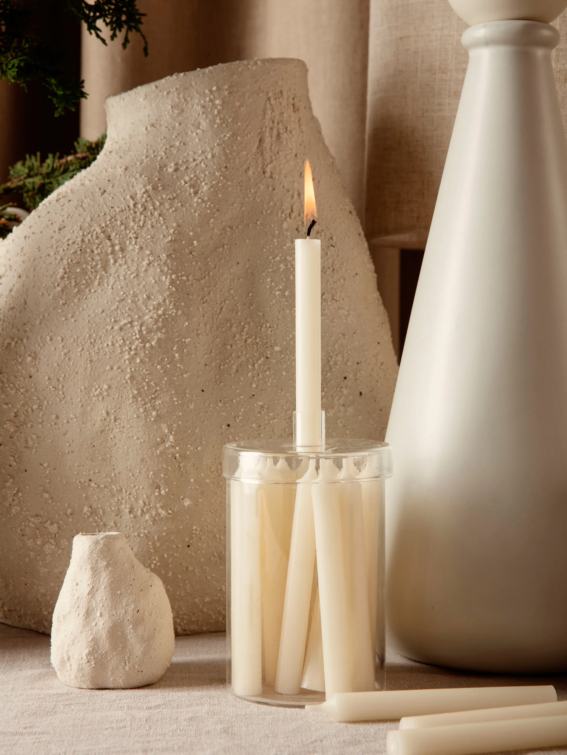 Countdown to Christmas Glasdose mit 24 Kerzen, Off white Ferm Living