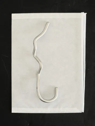 Curvature Haken einfach - Edelstahl - Ferm Living