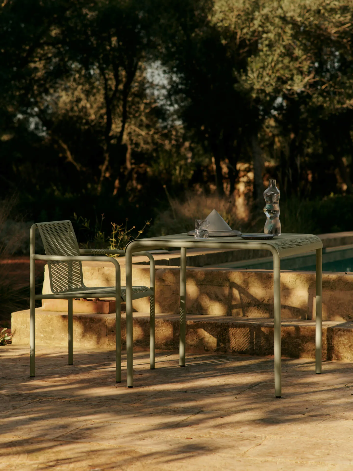 Dapple Stuhl mit Armlehnen, Tea Green Ferm Living