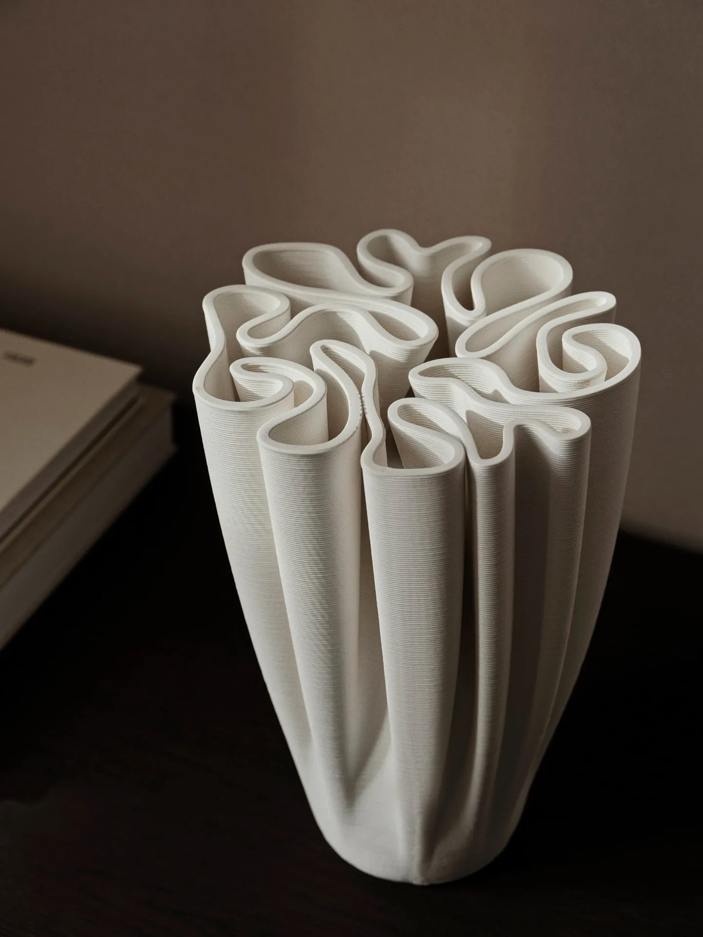 Dedali Vase 25cm, Off-white Ferm Living