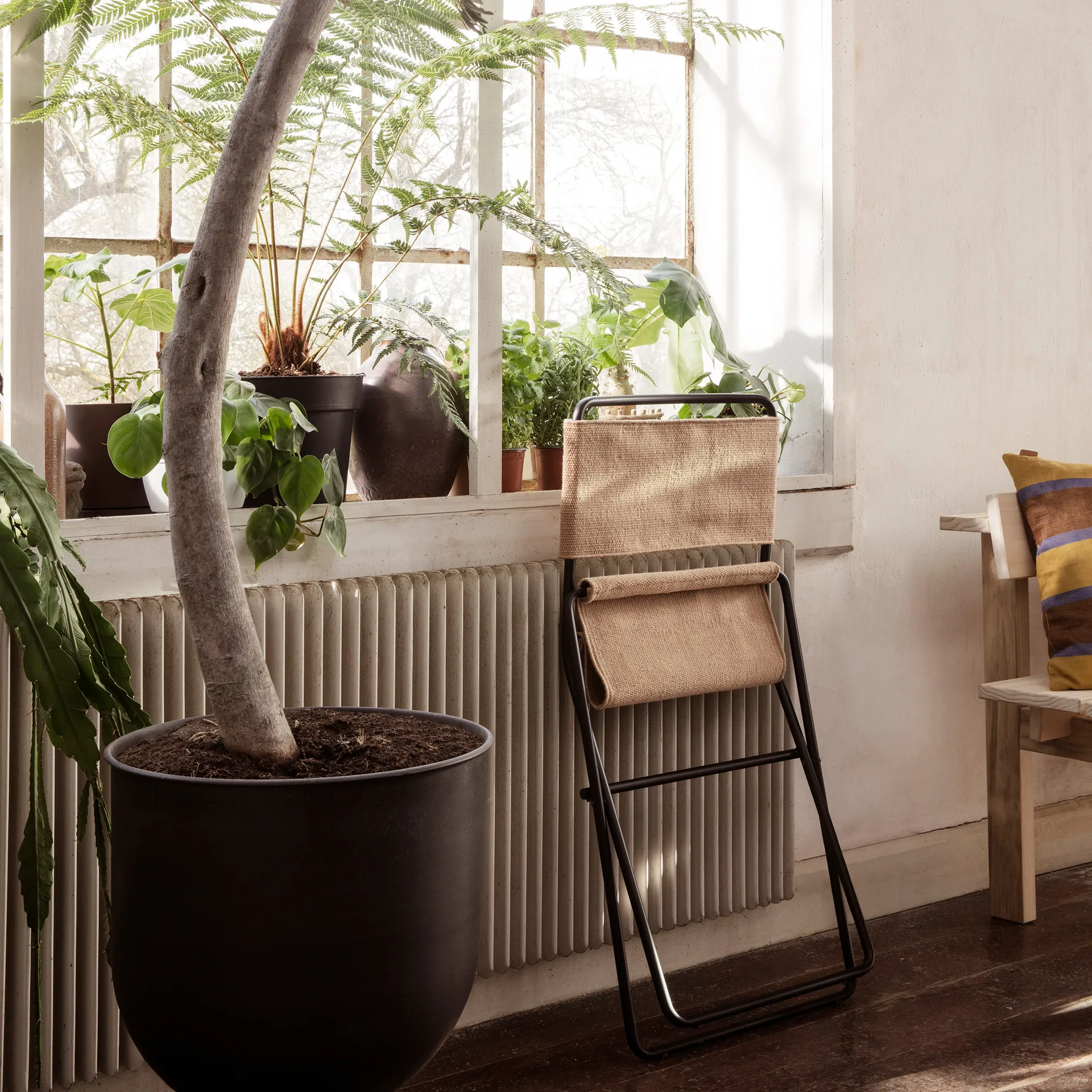 Desert Esszimmerstuhl, Black-sand Ferm Living