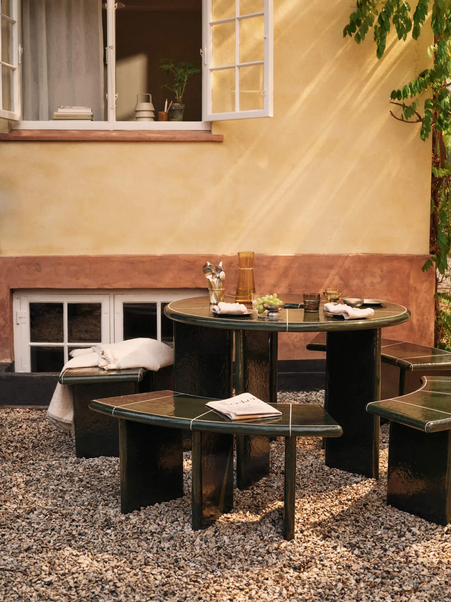 Deya curved Sitzbank, Dunkelgrün, 110x40x45,5 cm Ferm Living