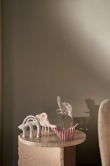 Donna Skulptur - White, red - Ferm Living