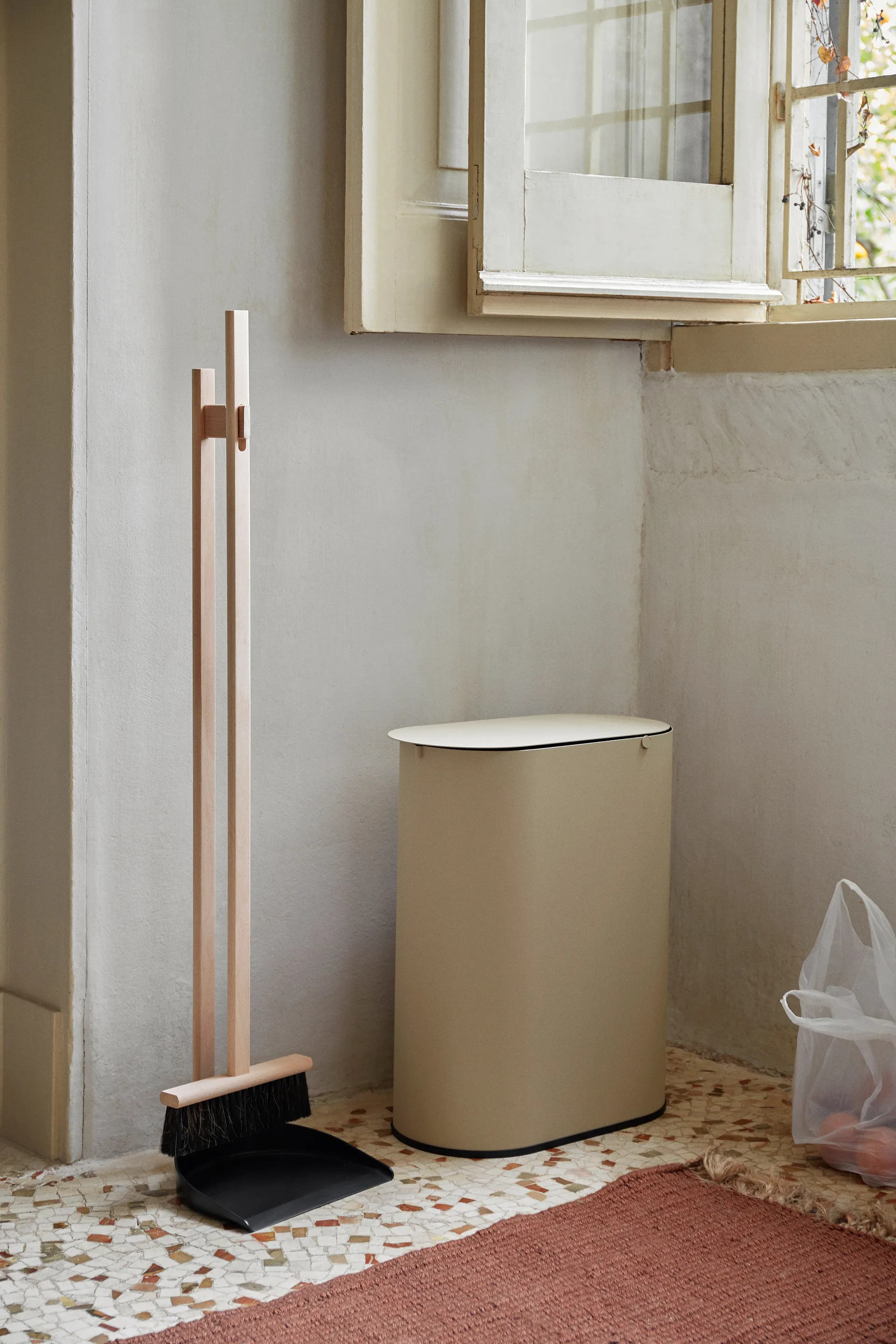 Enkel Abfalleimer medium, Cashmere Ferm Living