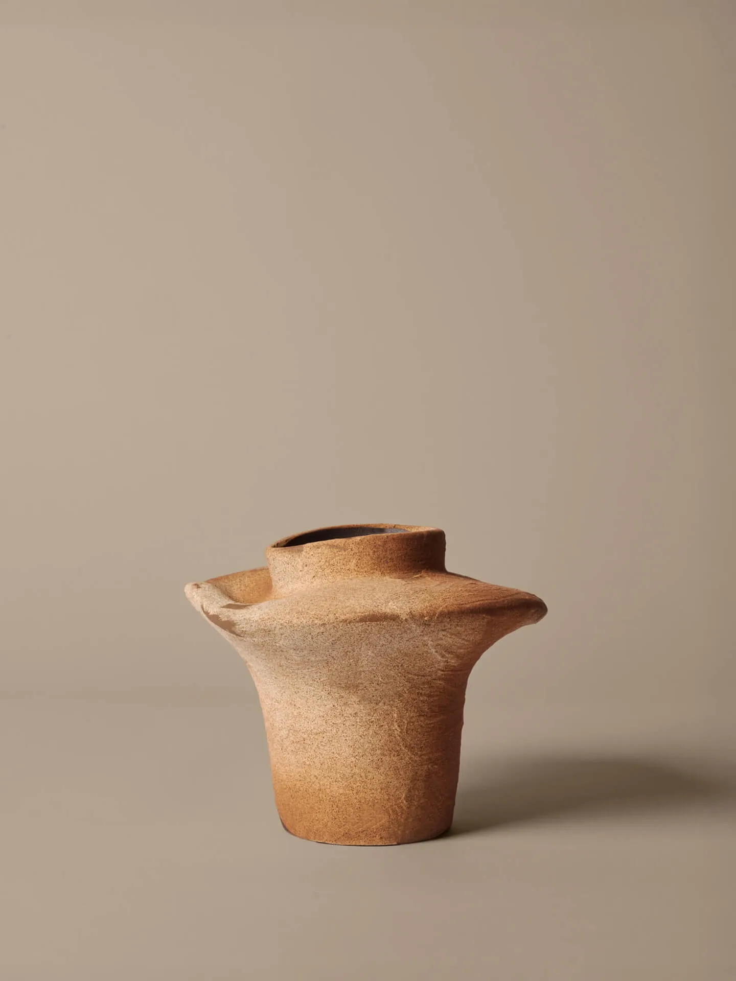 Evio Vase, Burnt umber, Ø25x22 cm Ferm Living